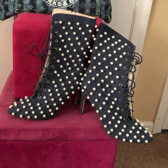 Cape Robbin denim / pearl ankle booties…❤️👌 - Picture 2 of 5